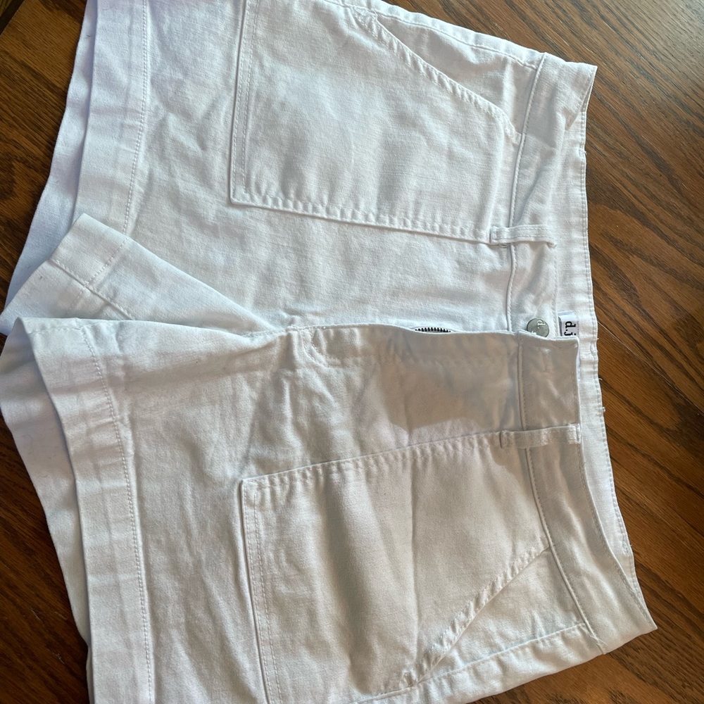 d. jeans White Women's Denim Pocket Shorts